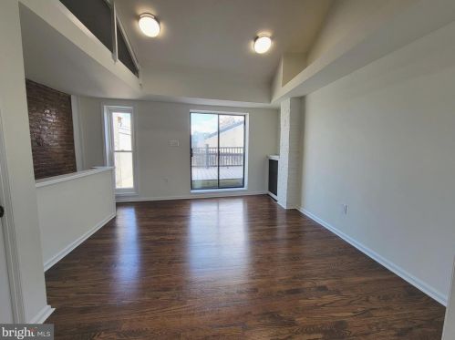 931 11 St, Philadelphia PA  19147-1901 exterior