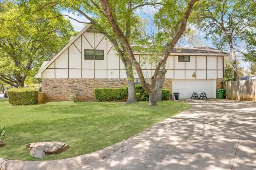 4025 Diamond Loch, Fort Worth TX  76180-8719 exterior