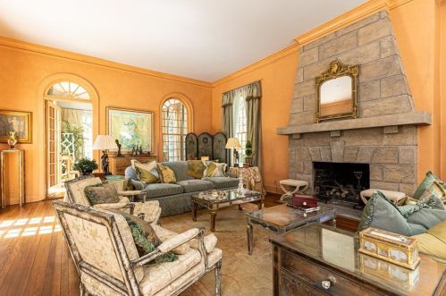 3119 Habersham Rd, Atlanta GA  30305-2939 exterior
