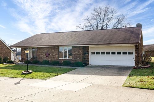1033 Bradford Dr, Springfield, OH 45503-1468