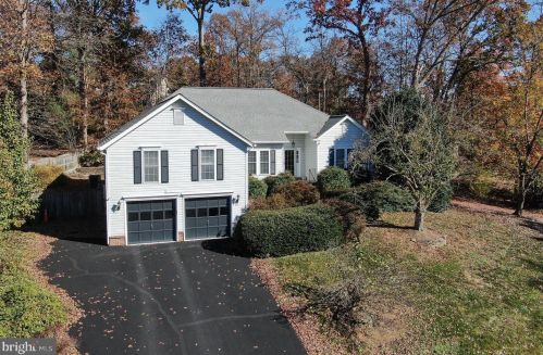 95 Hamlin Dr, Fredericksburg, VA 22405-2272