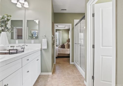 57 Kempton, Irvine CA  92620-2139 exterior