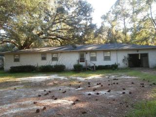 160 Tucker Dr, Brunswick, GA 31523-6361