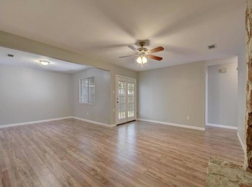 8406 Caspian Dr, Austin TX  78749-3928 exterior