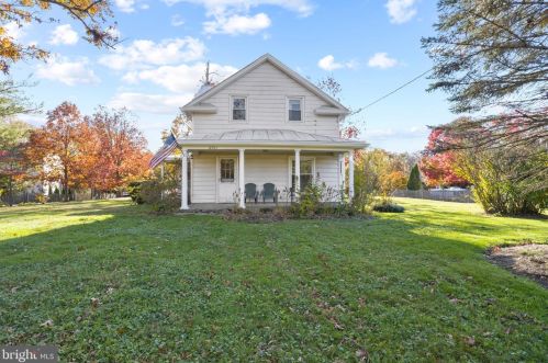 6501 Glenbard Ct, Springfield VA  22015-4255 exterior