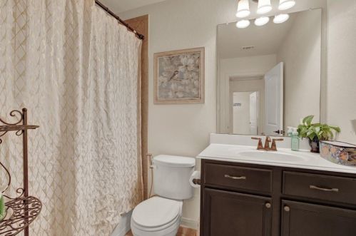 1525 Treeta Trl, Uhland TX 78640 exterior