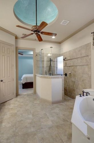 7909 Country Oak Dr, Fort Worth TX  76182-8944 exterior