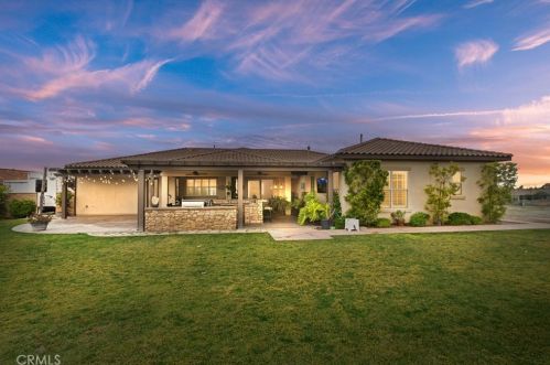 7712 Lone Peak Ct, Riverside, CA 92506-7588