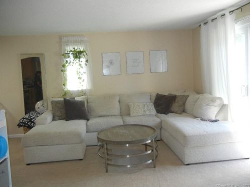 85 Trolley Crossing Ln, Middletown, CT 06457-5845