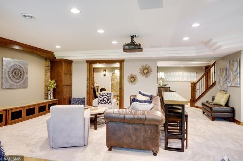 10147 Bridgewater Pkwy, Saint Paul MN  55129-8587 exterior