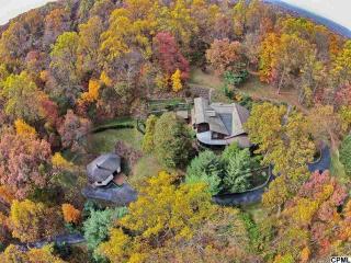 485 Buck Rd, York, PA 17315-2061