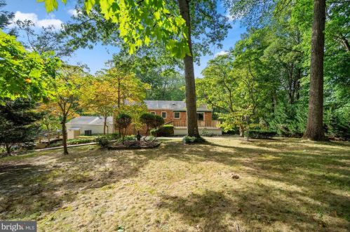 7301 Lackawanna Dr, Springfield VA  22150-4418 exterior