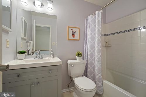 9048 Saffron Ln, Silver Spring MD 20901-4272 exterior