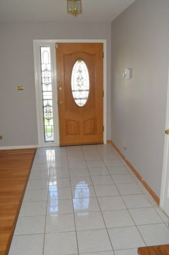 1443 Phoenix Dr, Des Plaines, IL 60018-1126