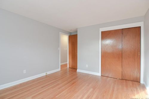 4 Clark Pl, Quaker Hill CT  06375-1204 exterior