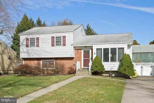 4 Shelton Ave, Trenton, NJ 08618-1819