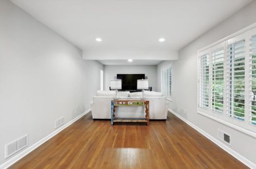 570 Elden Dr, Atlanta GA  30342-2036 exterior