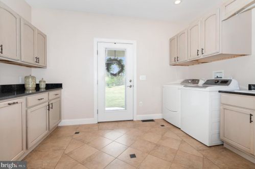 253 Bonnybrook Rd, Carlisle PA 17013-4214 exterior