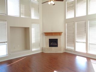 8510 Edgewood Dr, Rowlett, TX 75089-8500