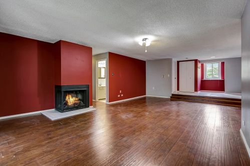 8216 Mulberry Ct, Palos Hills, IL 60465-2519