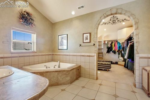 450 Black Bear Trl, Woodland Park CO 80863-8941 exterior