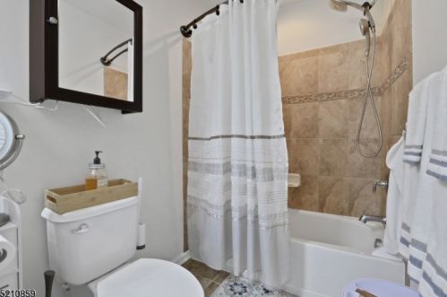 87 Thomastown Rd, Dover NJ 07803-3019 exterior