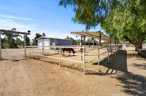 2150 Gratton St, Riverside CA  92504-5201 exterior