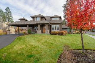 19527 Mirror Lake Pl, Bend OR  97702-9180 exterior