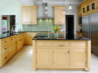 15 Mountain Laurel Dr, Greenwich CT  06831-2741 exterior