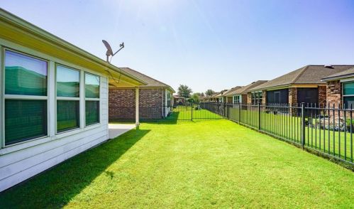 2918 Cone Flower Dr, Richmond TX 77469-5550 exterior