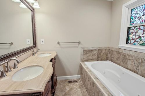 6768 Lockridge Dr, Atlanta GA  30360-1561 exterior