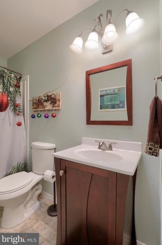 15 Rosewood Dr, Lancaster PA  17603-9329 exterior