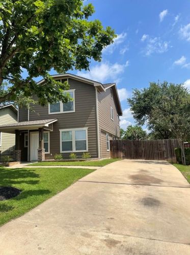 17724 Golden Valley Dr, Webberville TX  78653-5344 exterior