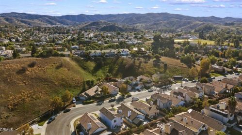 3072 Lamplighter St, Simi Valley CA  93065-5287 exterior