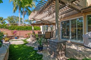 6305 Alexandri Cir, Carlsbad, CA 92011-3600