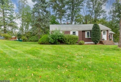 14 Korda Pl, Cedar Knolls, NJ 07927-1508