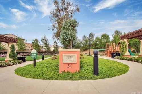 17 Prickly Pear, Irvine CA  92618-8856 exterior