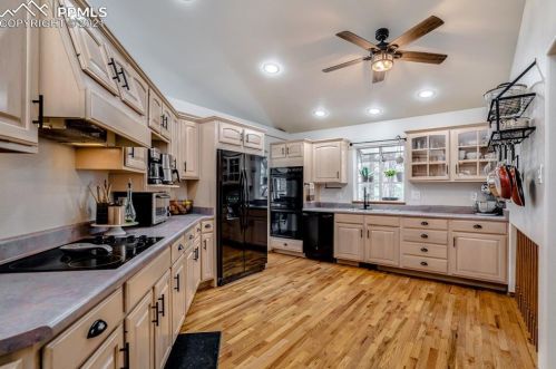 1148 Frst Hl Rd, Woodland Park CO 80863-1219 exterior