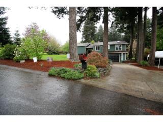 12615 Hacienda Dr, Happy Valley OR  97089-9332 exterior