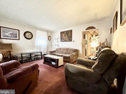 1113 Hunting Park Ave, Philadelphia PA 19140-2830 exterior