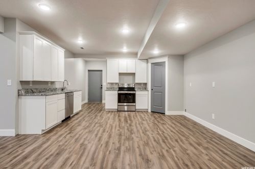 2712 Mt Jordan Rd, Sandy UT 84092-3380 exterior