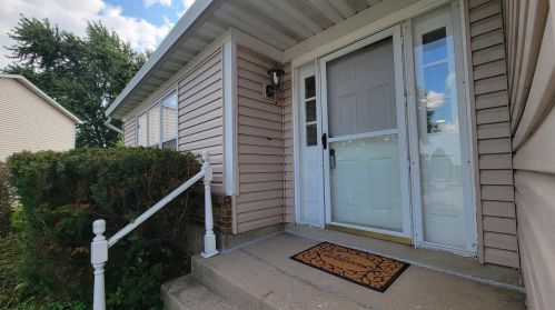1906 Slayton Ln, Glendale Heights, IL 60139-1964