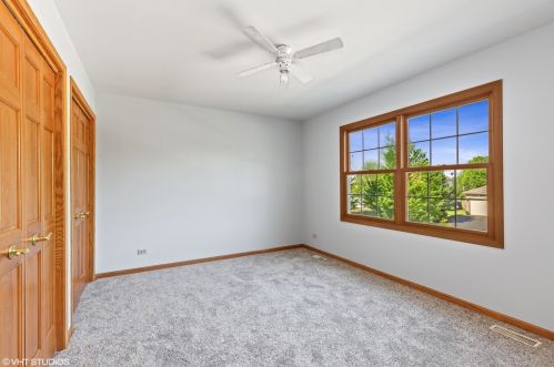 204 Red Hawk Rd, Pingree Grove IL  60140-8244 exterior