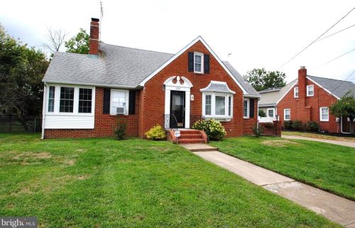 828 Salem Rd, Burlington, NJ 08016-2437