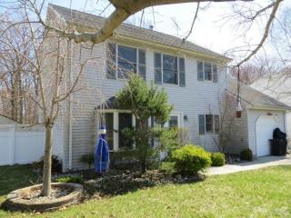 299 Nathan Ct, Cliffwood, NJ 07721-1174