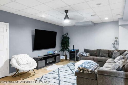 15 Pegasus Dr, Tinton Falls NJ 07724-2875 exterior