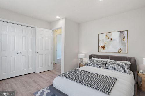 8335 Collins Ave, Camden NJ  08109-3568 exterior