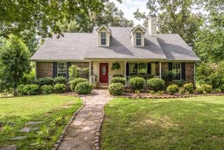 402 Lakeside Dr, Springfield, TN 37172-5149