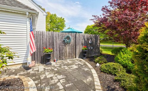 17 Lazarus Dr, East Freehold, NJ 07728-4322