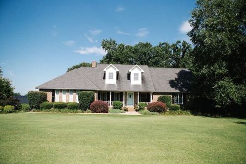110 Lakeview Dr, Williamston, SC 29697-9446